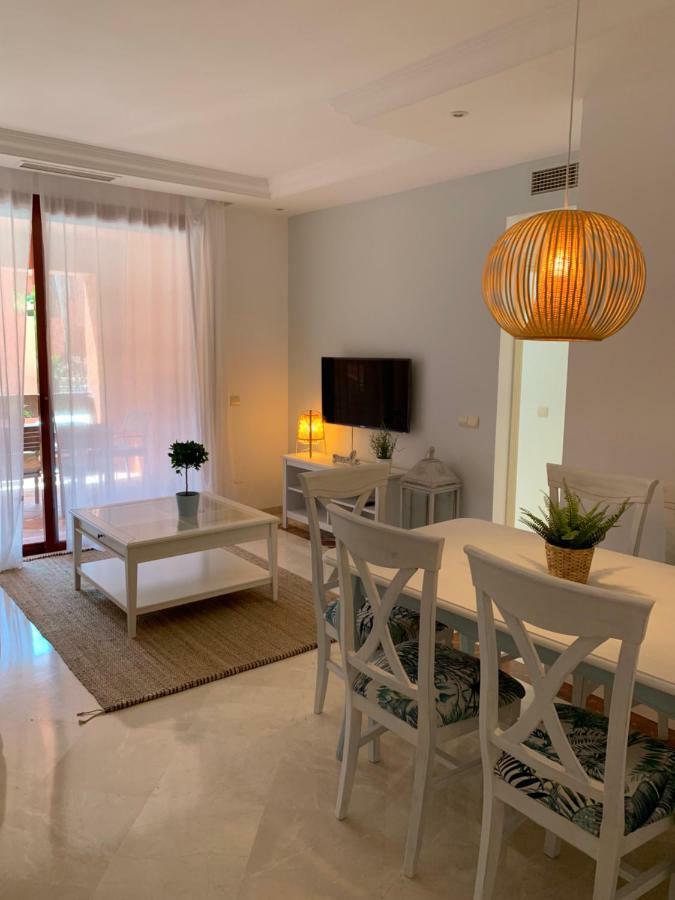 Beachside Apartment In Marbella Exterior photo