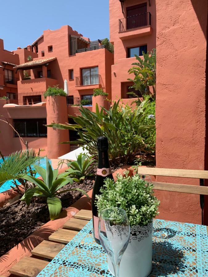 Beachside Apartment In Marbella Exterior photo