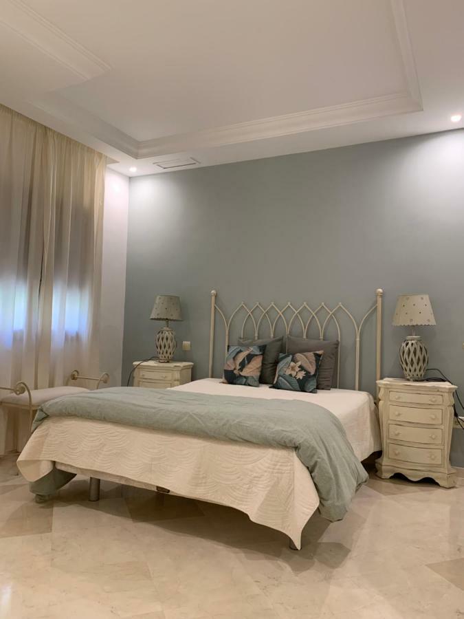 Beachside Apartment In Marbella Exterior photo