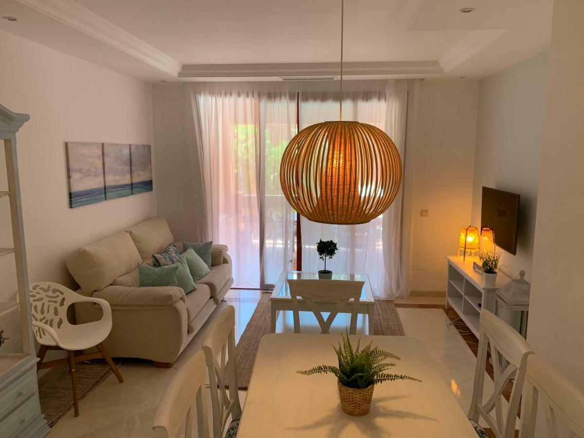 Beachside Apartment In Marbella Exterior photo