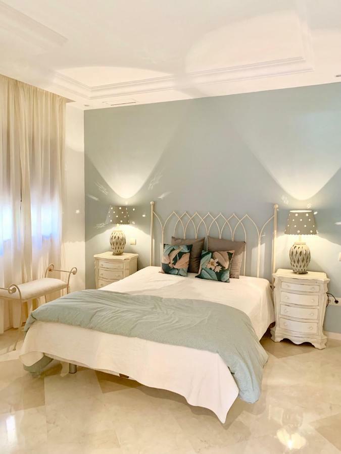 Beachside Apartment In Marbella Exterior photo